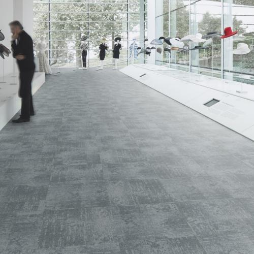 Ковровая плитка Forbo Tessera Infused 4509 Silver Feather